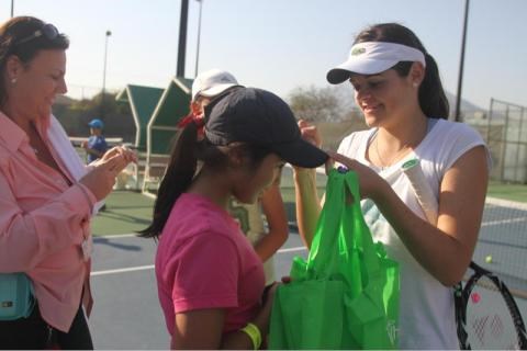 Sport post-confinement: les cours de l'ex-championne de tennis Aleksandra Wozniak déjà complets