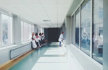 La FIQ déplore le fait que le gouvernement ne prend pas en compte la surcharge de travail pour les professionnel.les en soins dans les Laurentides.