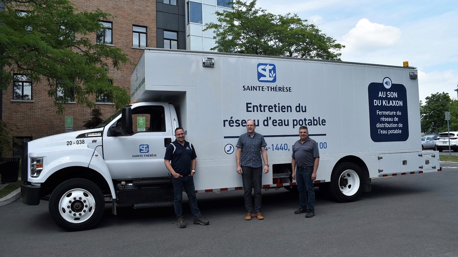 Sainte-Thérèse se dote d’un nouveau camion d’aqueduc