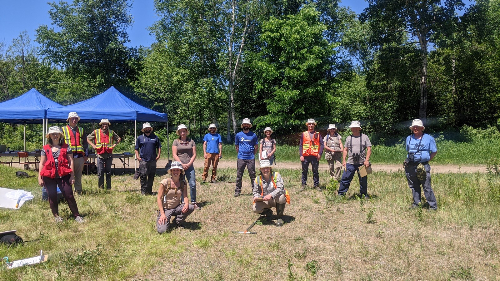Les experts prêts à inventorier le Laboratoire Écoforestier du Grand Lièvre lors du bioblitz le 11 et 12 juin  2021.