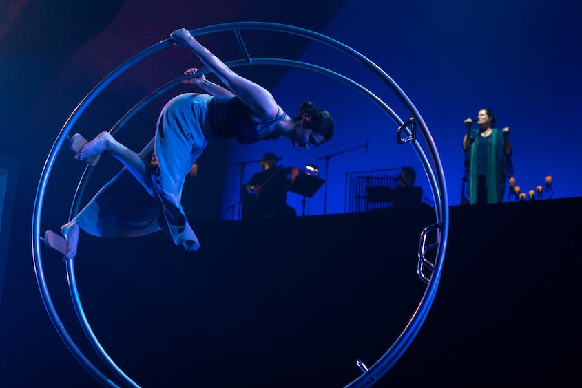 Entre Ciel et Mer, le spectacle créé par le Cirque Éloize aux Îles-de-la-Madeleine, se poursuit jusqu’au 14 août