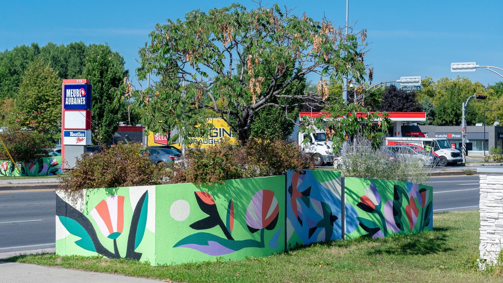 Une nouvelle vie pour les bacs à fleurs du boulevard du Curé-Labelle