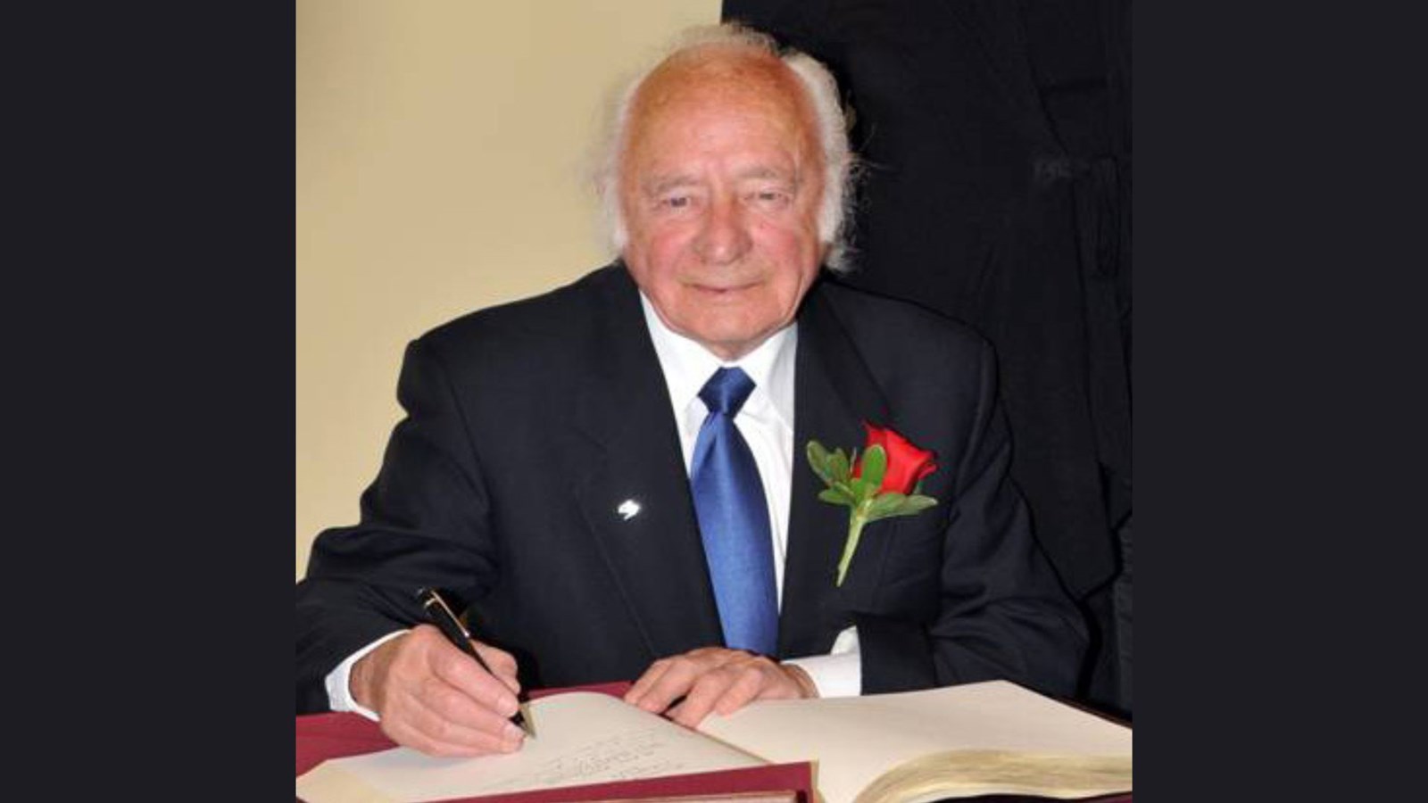 Un hommage à l'ancien maire de Sainte-Thérèse, Élie Fallu