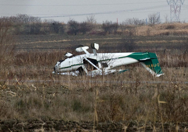 Un avion s'écrase au décollage