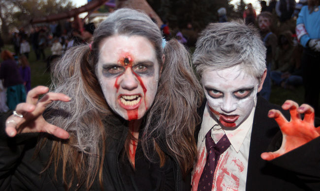 Des fonctionnaires apprennent à réagir à une attaque de zombies