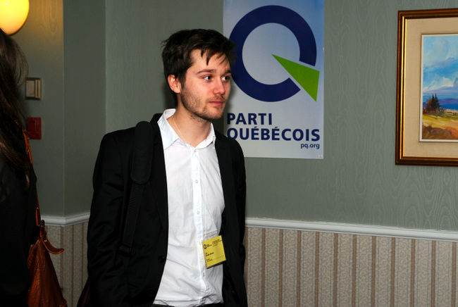 Pauline Marois demande à Léo Bureau-Blouin de consulter la jeunesse québécoise