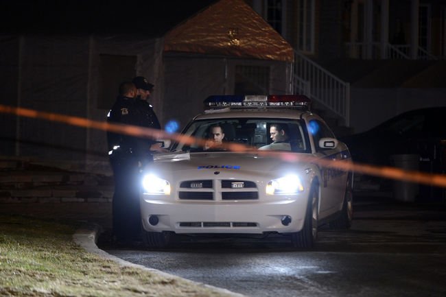 Un homme meurt sous les balles à Laval