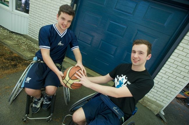Courir vers le basketball… en fauteuil roulant