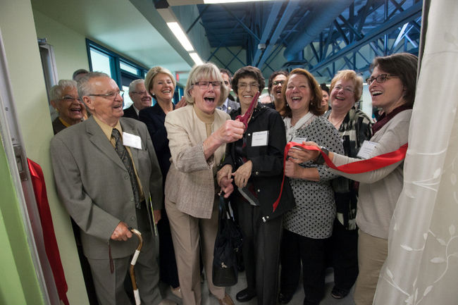 Les Petits Frères de Laval inaugurent leur nouveau local