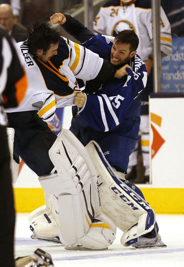 Les bagarres de Jonathan Bernier