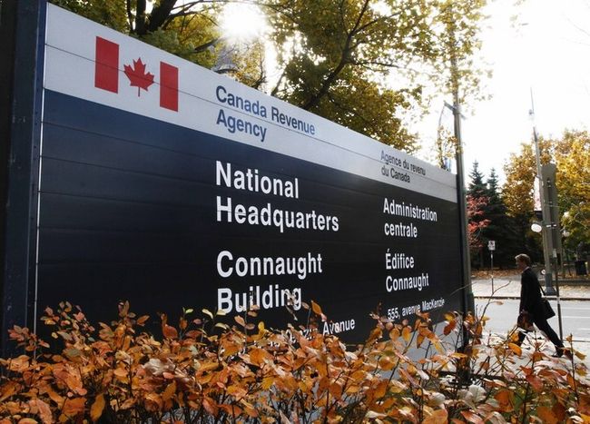 Chèque émis à Nicolo Rizzuto : l’Agence du revenu du Canada à Laval suspend deux employés