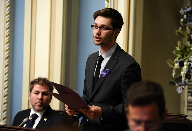 Congé parental : des parents adoptifs crient à l’injustice