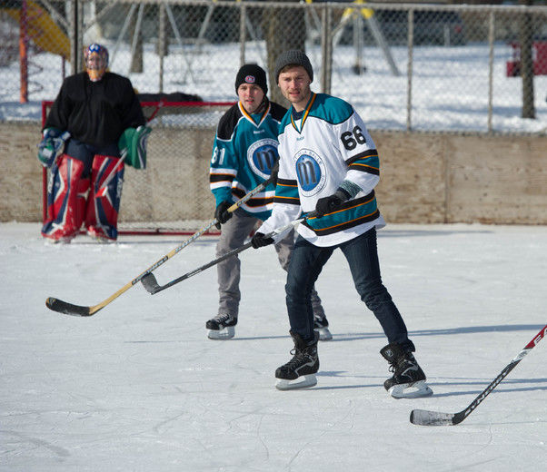 Une journée de hockey pour le député Léo Bureau-Blouin