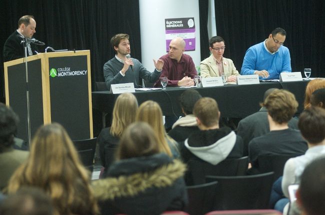 Débat à Montmorency: les étudiants concernés par la charte de la laïcité