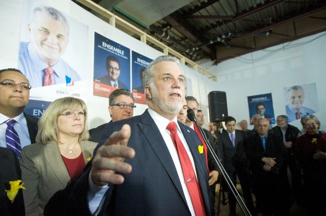Philippe Couillard voit Laval en rouge