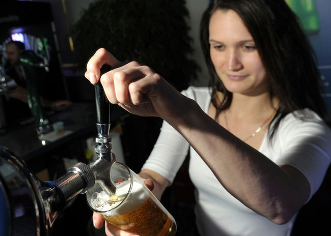 Les Québécois boivent moins de bière