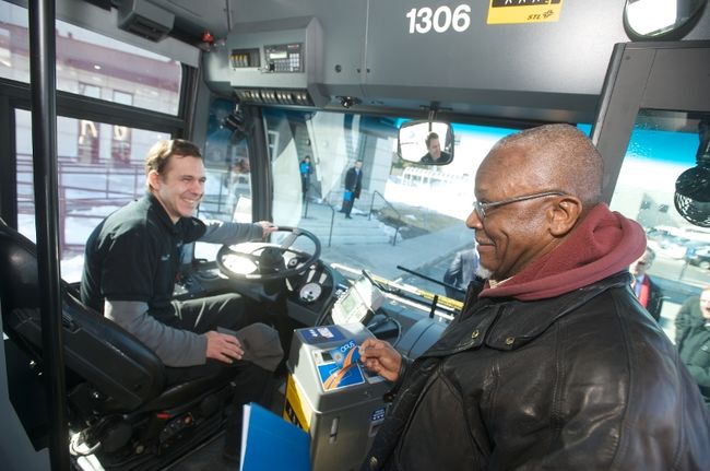 Société : les aînés prennent le bus gratuitement depuis le 1er mai