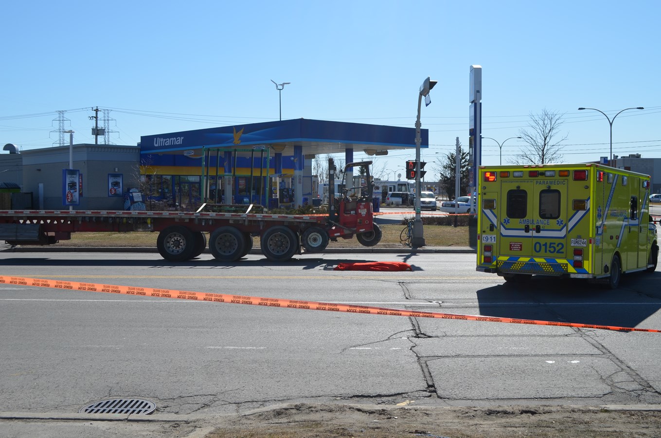 Accident de vélo mortel à l'angle de Dagenais et Le Corbusier