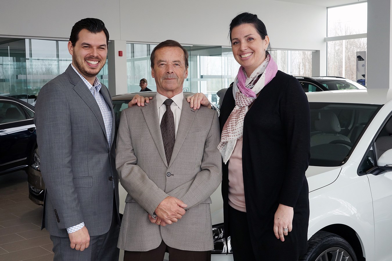 Sébastien Arbour, directeur des ventes, véhicules d'occasion, André Arbour, président et Stéphanie Arbour, directrice générale.