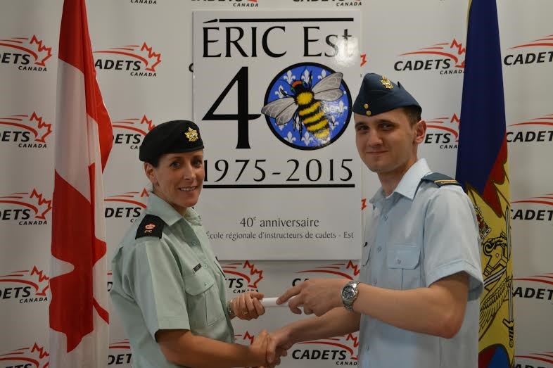 L’élève-officier Paul Alexandru Ungureanu gradue de l’école Régionale des Instructeurs de cadets de l’Est