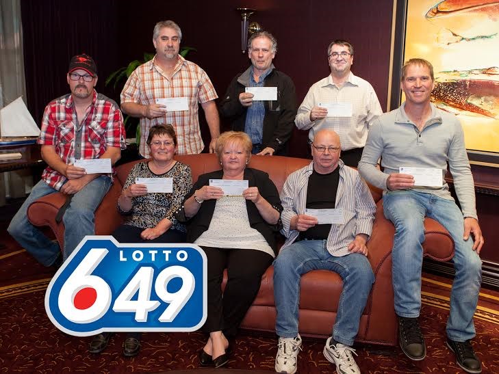 Un groupe de Lanaudière, des Laurentides, de Laval et de la Montétégie s'enrichit grâce au Lotto 6/49