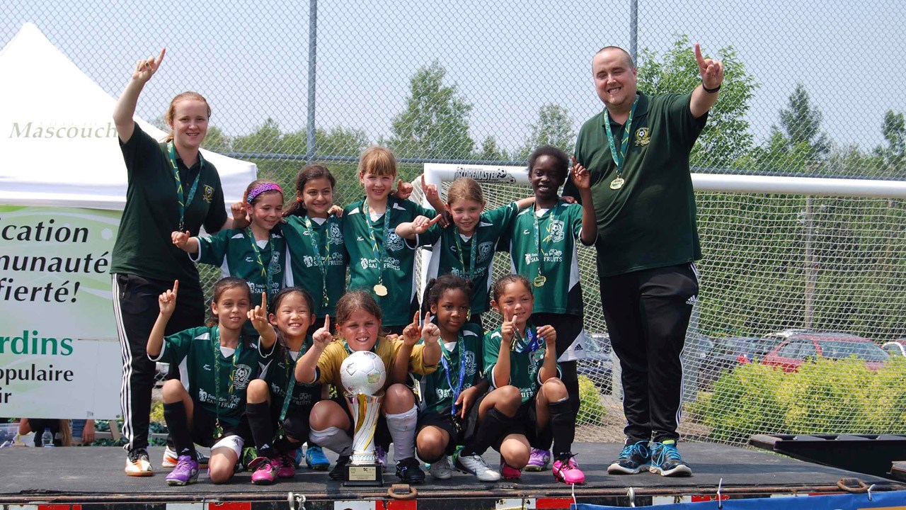 EN BREF | Les Tornade U-9 de Laval Centre-Sud remporte l'or au tournoi national de Mascouche