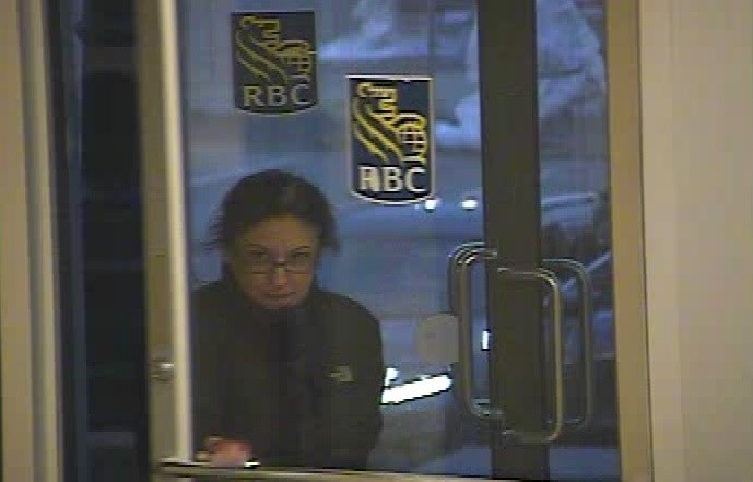 Suspecte de fraude recherchée
