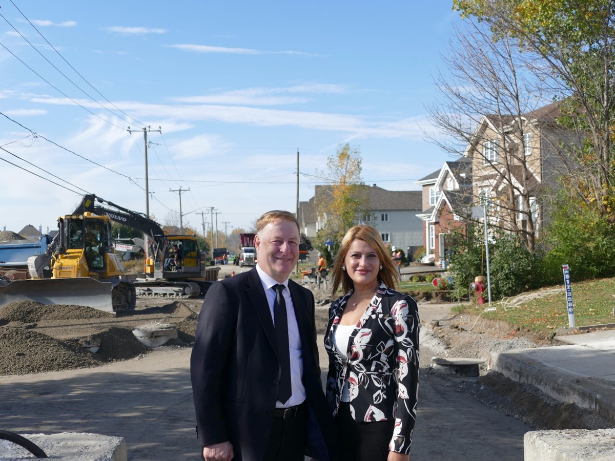 La conseillère Aline Dib fière des travaux entrepris sur la 100e avenue
