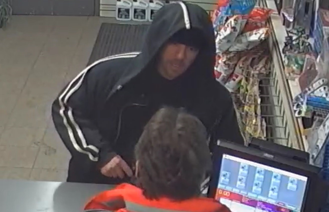 Suspect de vol qualifié à identifier