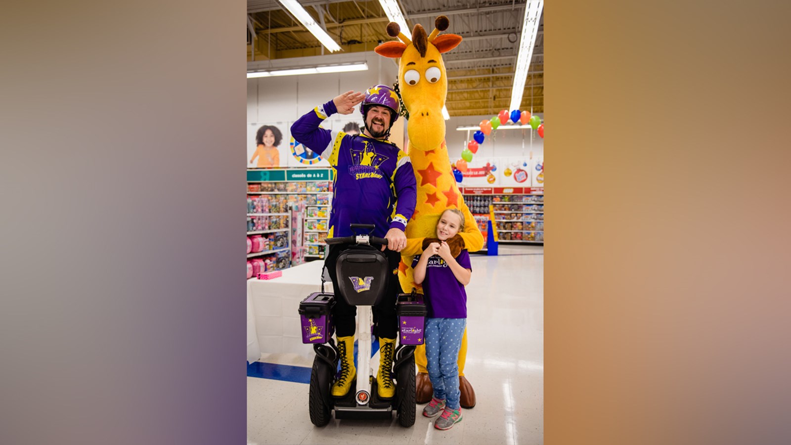 Une fillette malade a profité d'une virée shopping au Toys'R'US de Laval