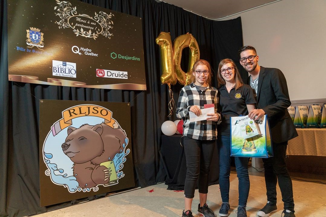Une jeune auteure de Laval remporte le prix Coup de coeur au RLJSO