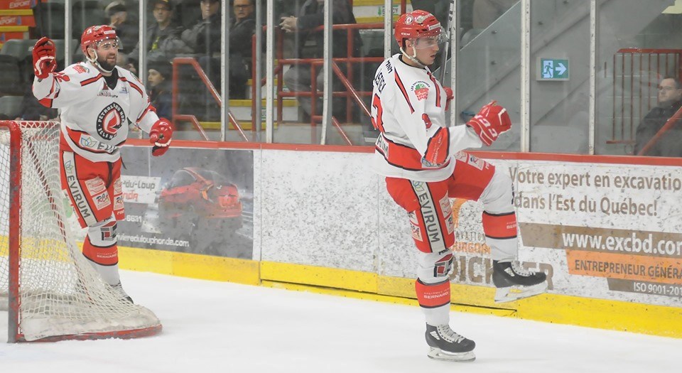 Hockey: les Pétroliers manquent un point