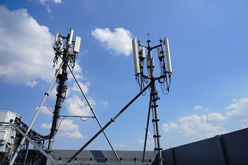 Réseau 5G: « Marc Demers ne fait rien pour calmer les eaux », selon le conseiller David De Cotis