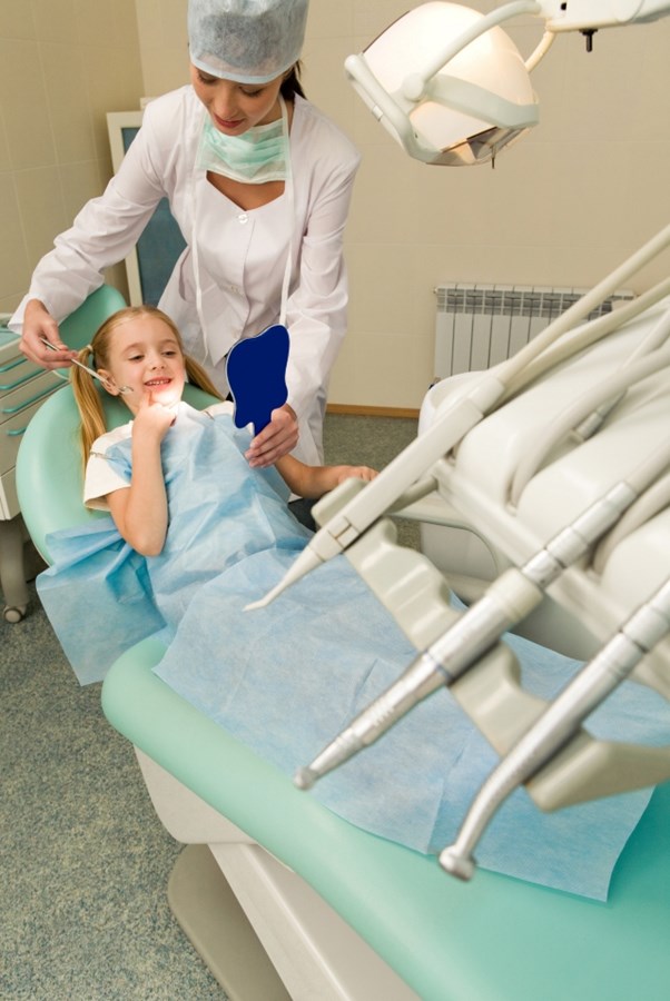 La première visite d'un enfant chez le dentiste