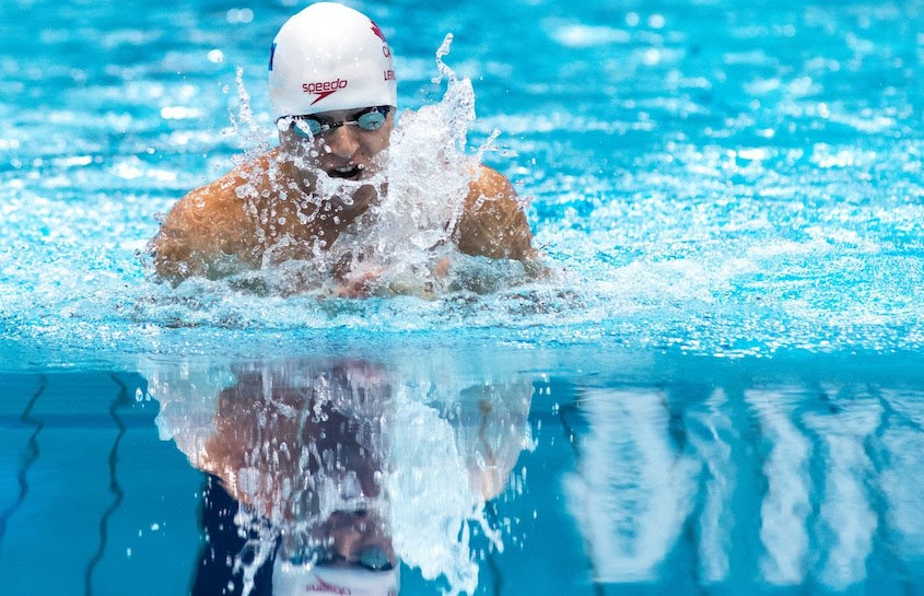 James Leroux a été le premier à le faire au 100 m brasse (SB9) en terminant au troisième rang, 3,43 secondes derrière le vainqueur.