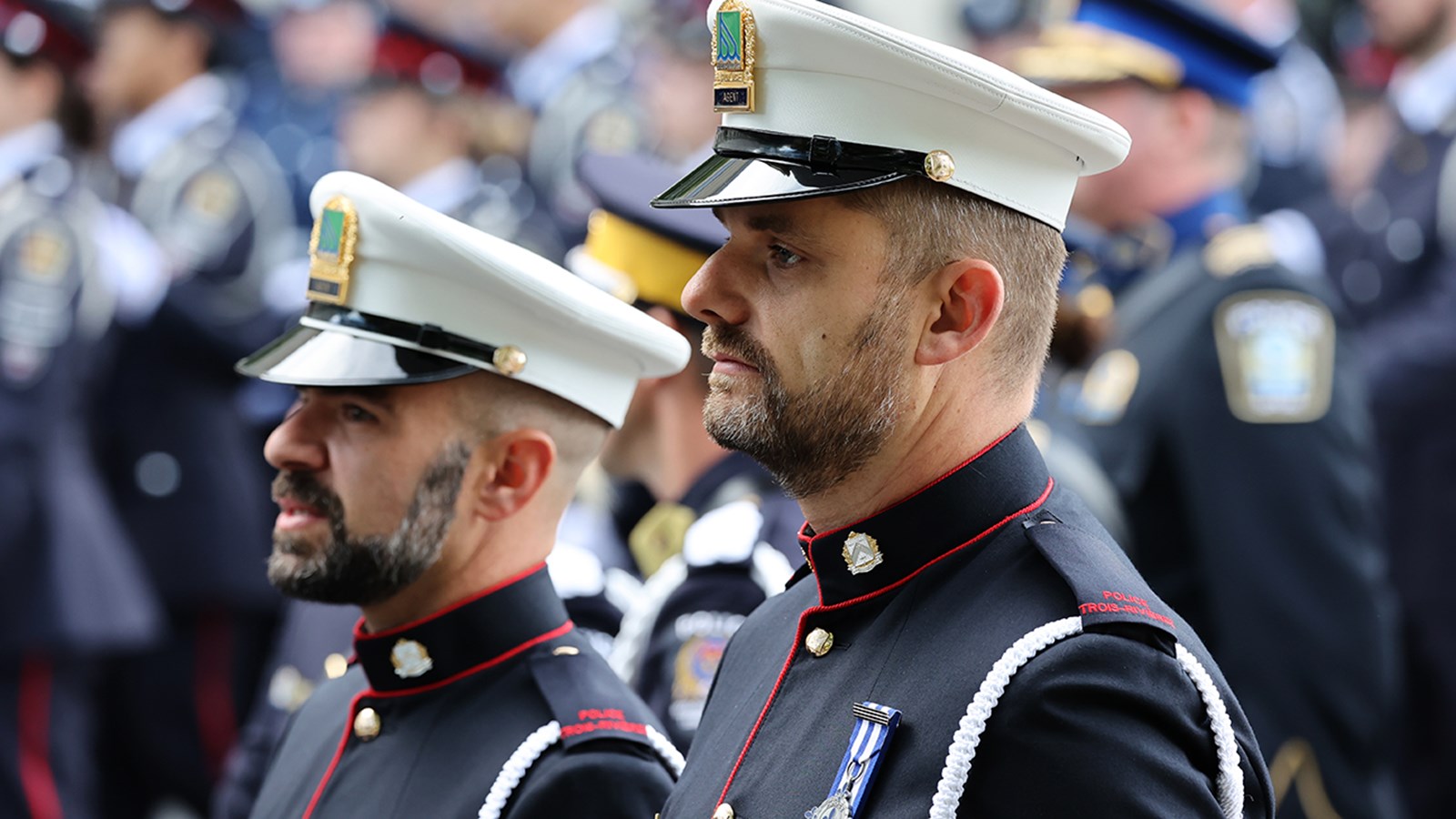 Retour en images sur la cérémonie hommage aux policiers décédés en fonction