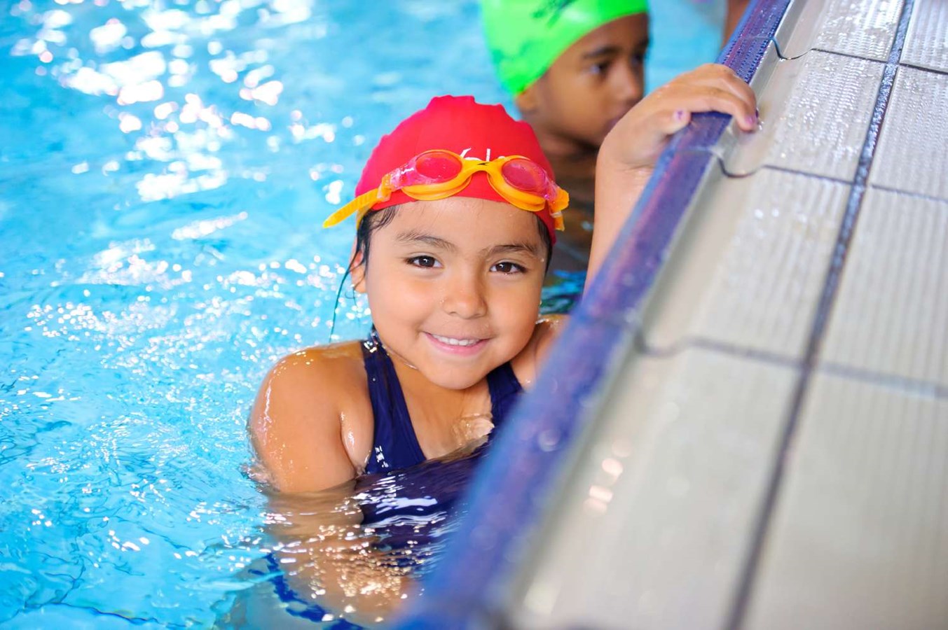 Laval offrira gratuitement des cours de natation aux jeunes 