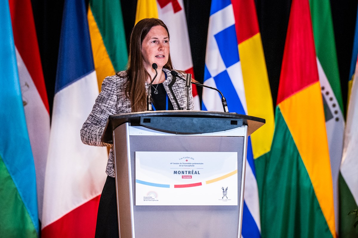 Virginie Dufour se démarque lors de l’Assemblée parlementaire de la Francophonie