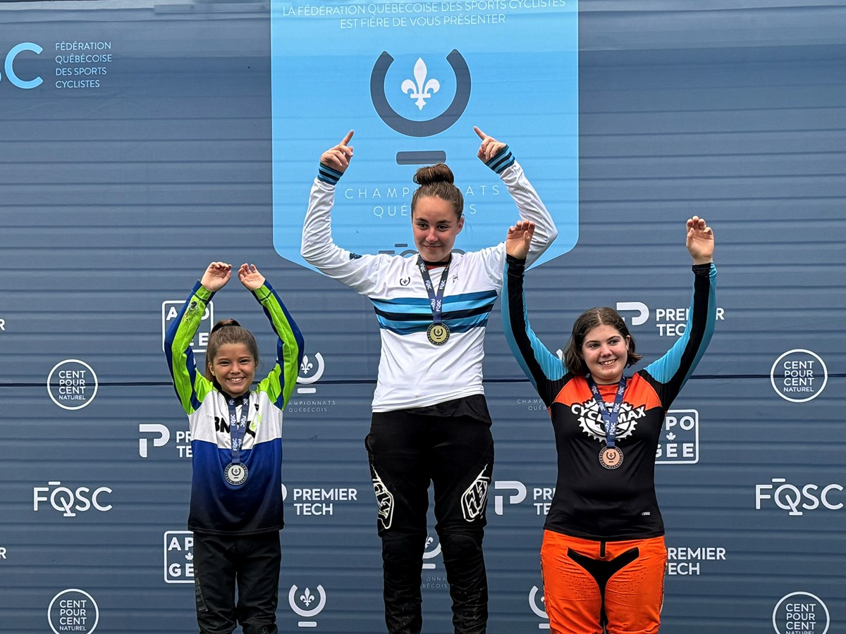 Zoé Simard Saint-Pierre championne québécoise en BMX racing