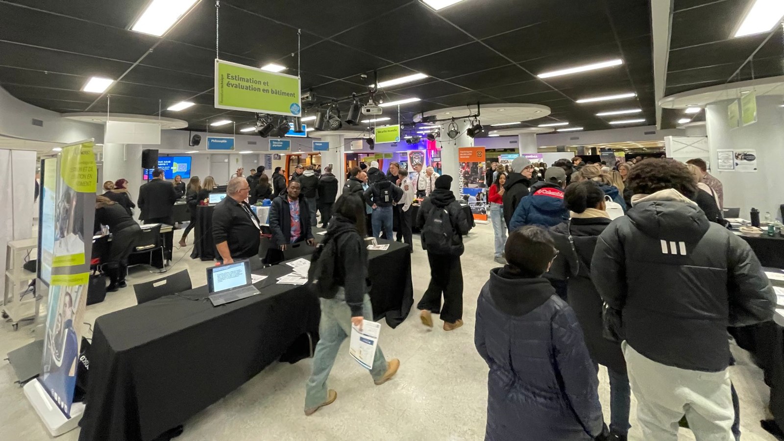 Des milliers de visiteurs aux portes ouvertes du Collège Montmorency