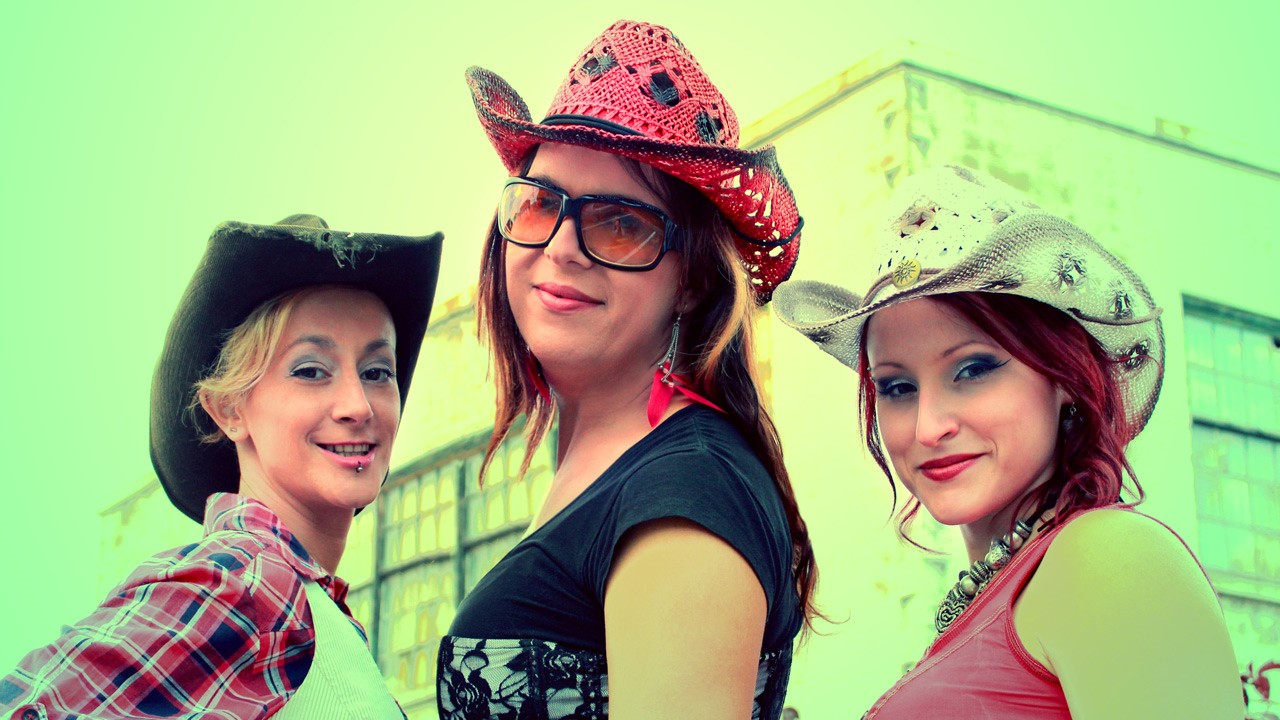 De gauche à droite: Annick Leclerc, Michelle Lambert et Johanne Lessard du groupe Soleil de fou.