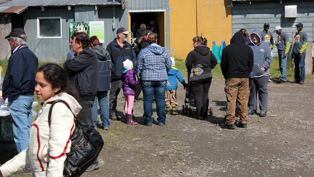 Chez Bé-Ro S.E.N.C à Saint-Gédéon, l’événement a connu un fort succès alors que plusieurs centaines de personnes se sont déplacées sur les lieux.