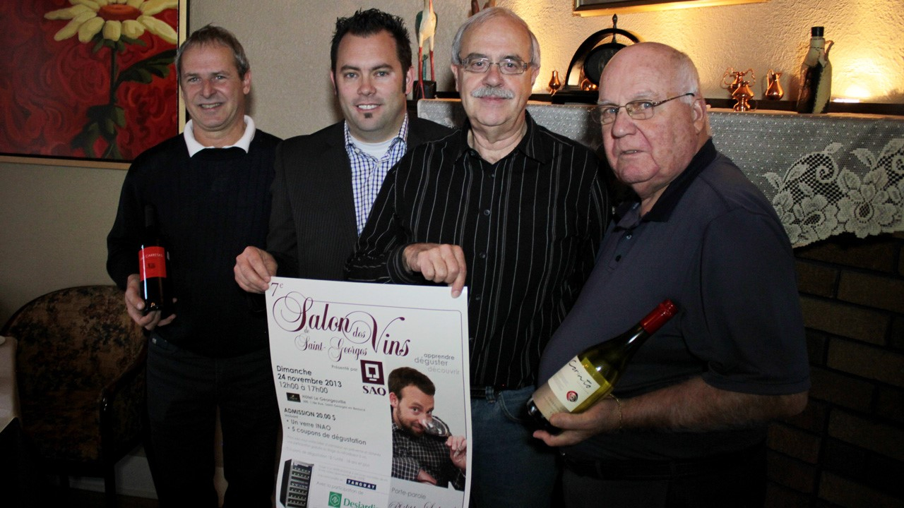 Les amateurs de vin ont rendez-vous le 24 novembre prochain dans le cadre du Salon des vins de Saint-Georges. Sur la photo, les membres du comité organisateur. De gauche à droite : Philippe Vinot, David Fecteau, Simon Pépin et Jean-Eudes Ruest.