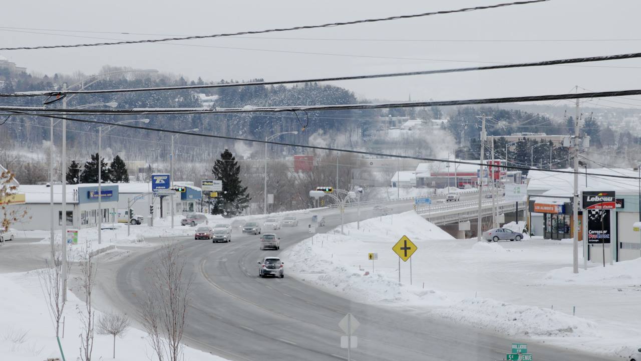 Une tempête frappera le Québec ce soir et s’installera jusqu’à vendredi, selon Météo Média. Elle sera accompagnée de forts vents et laissera plusieurs centimètres de neige sur la région.