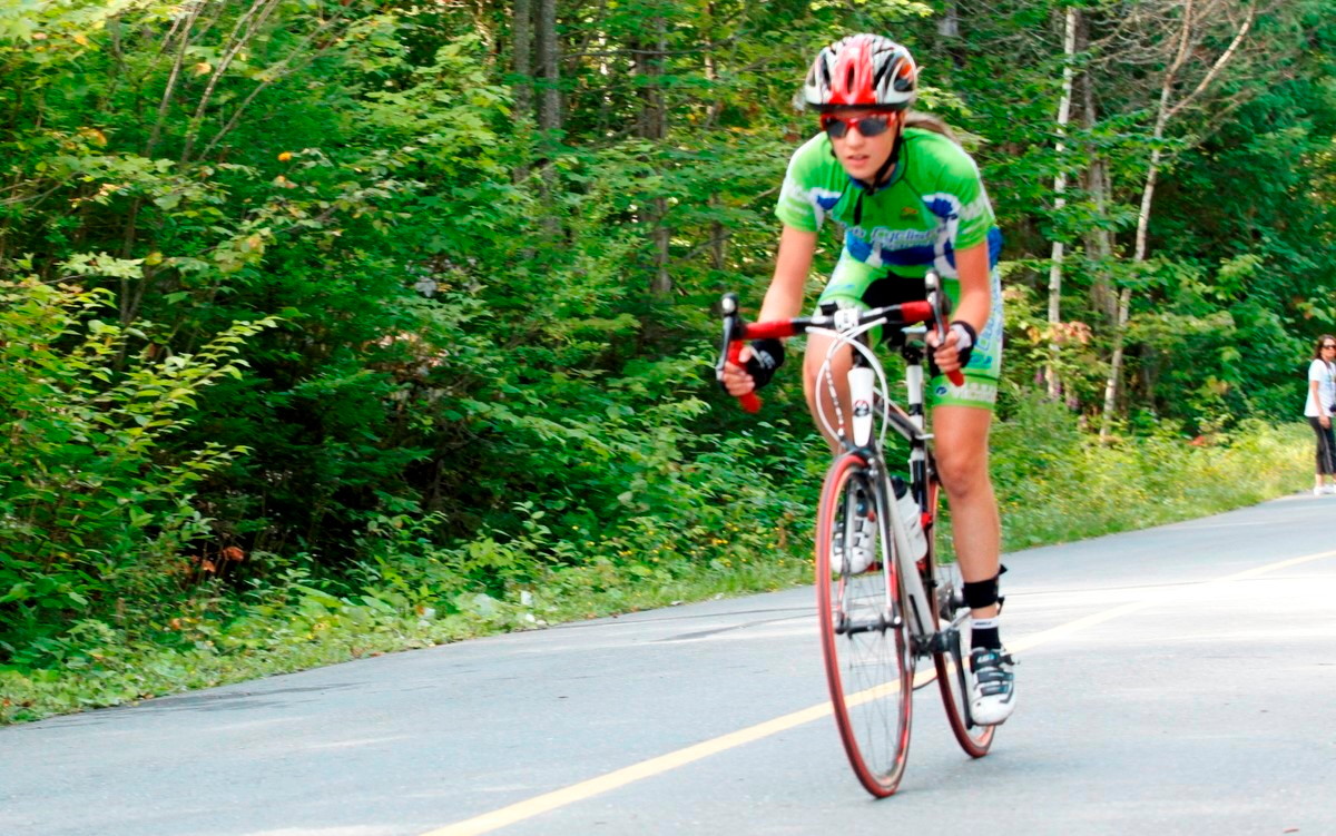(299 photos) Plus de 150 braves pour le Premier Triathlon du Lac-Poulin