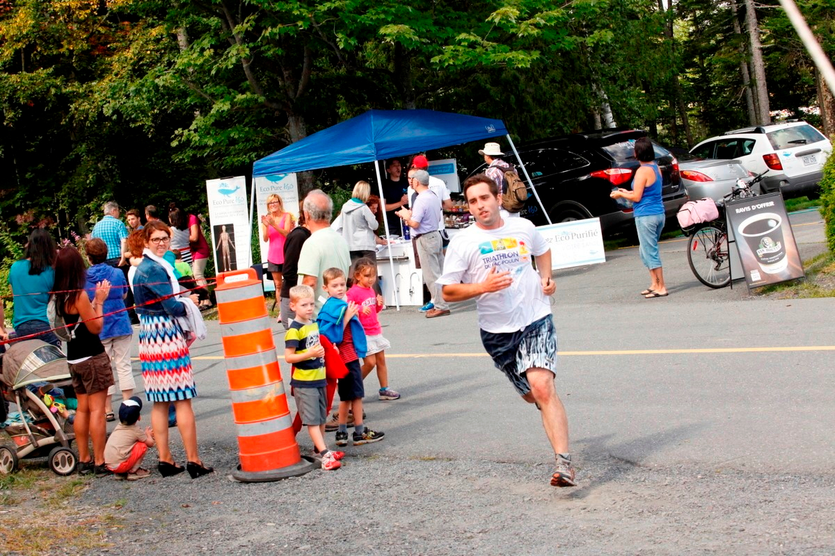 (299 photos) Plus de 150 braves pour le Premier Triathlon du Lac-Poulin