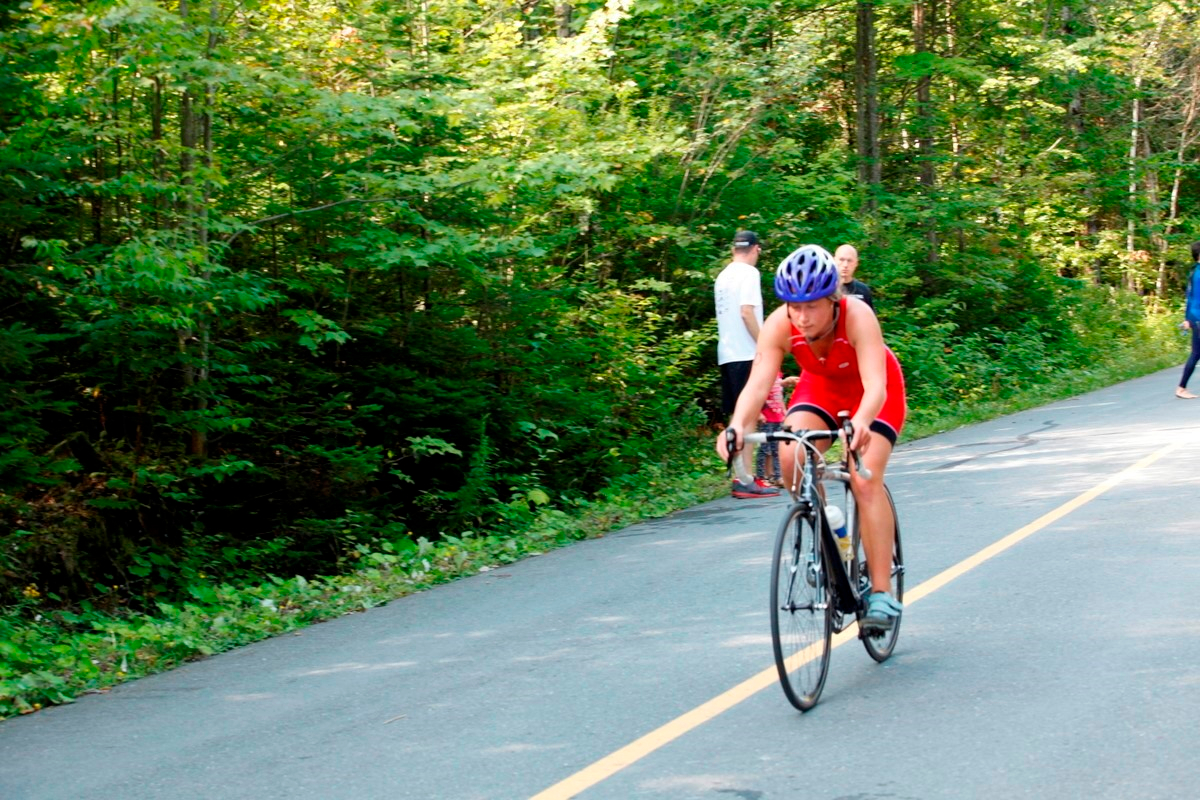 (299 photos) Plus de 150 braves pour le Premier Triathlon du Lac-Poulin