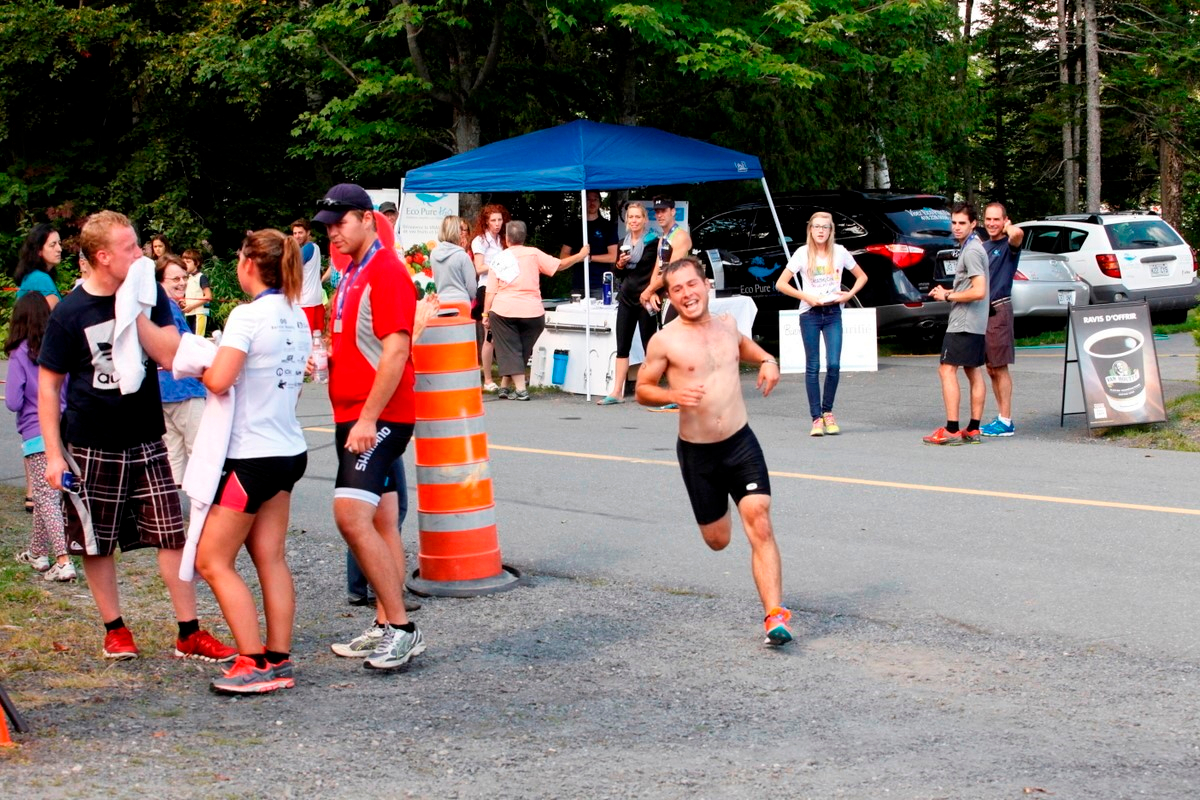 (299 photos) Plus de 150 braves pour le Premier Triathlon du Lac-Poulin
