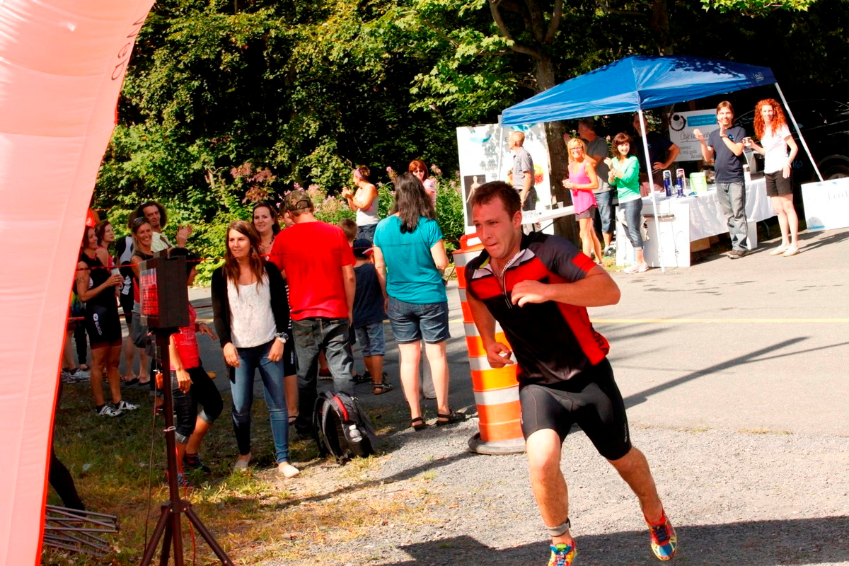 (299 photos) Plus de 150 braves pour le Premier Triathlon du Lac-Poulin