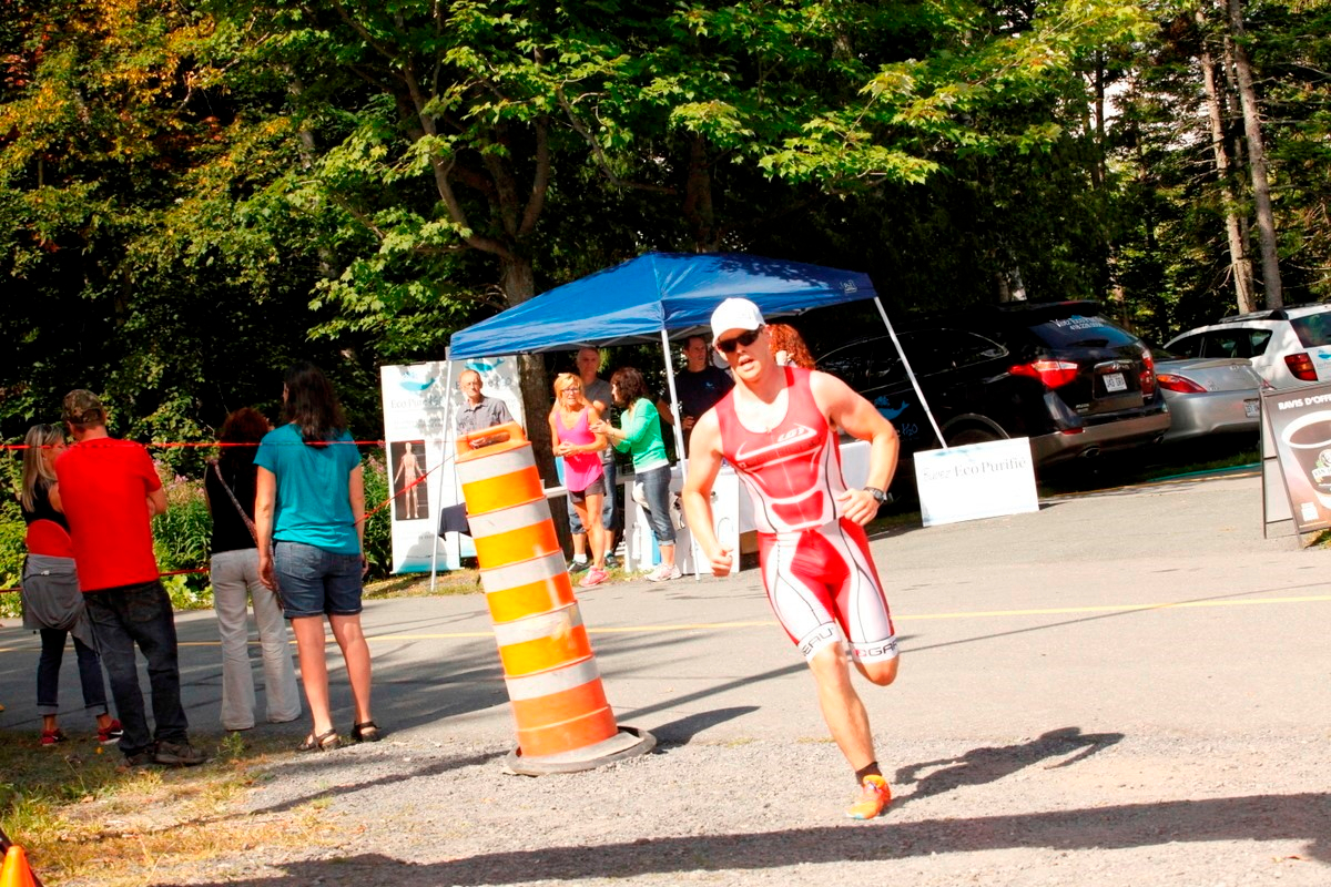 (299 photos) Plus de 150 braves pour le Premier Triathlon du Lac-Poulin